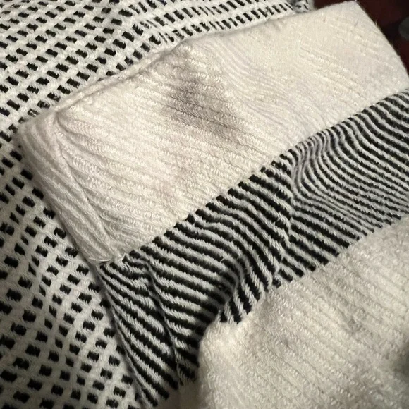Olive & Linen Pixel Turkish Towel Robe - Picture 8 of 8